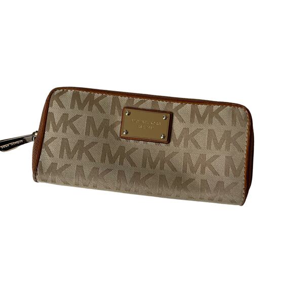 Michael Kors MK Crossbody Bag and Continental Wallet Bundle - Picture 3 of 15